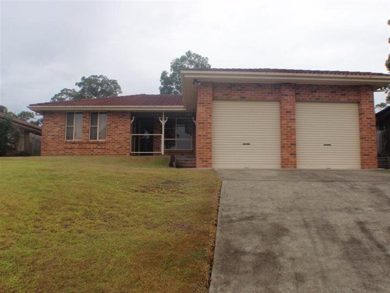 Real Estate 11 Cypress Close MEDOWIE , NSW 2318 House For Lease