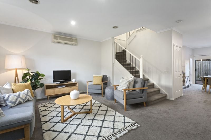 48 St Laurent Rise, Knoxfield - Thumbnail 2