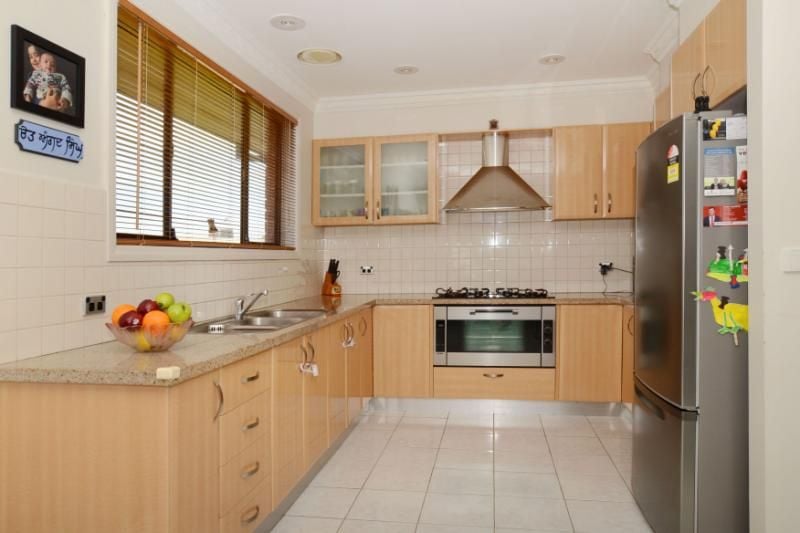 PICTURESQUE LIVING AT ITS FINEST !!!   ***GARDENER INCLUDED***