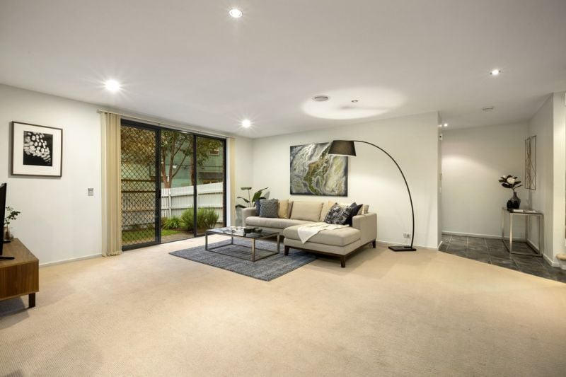 2A Pakenham Street, Blackburn - Thumbnail 2