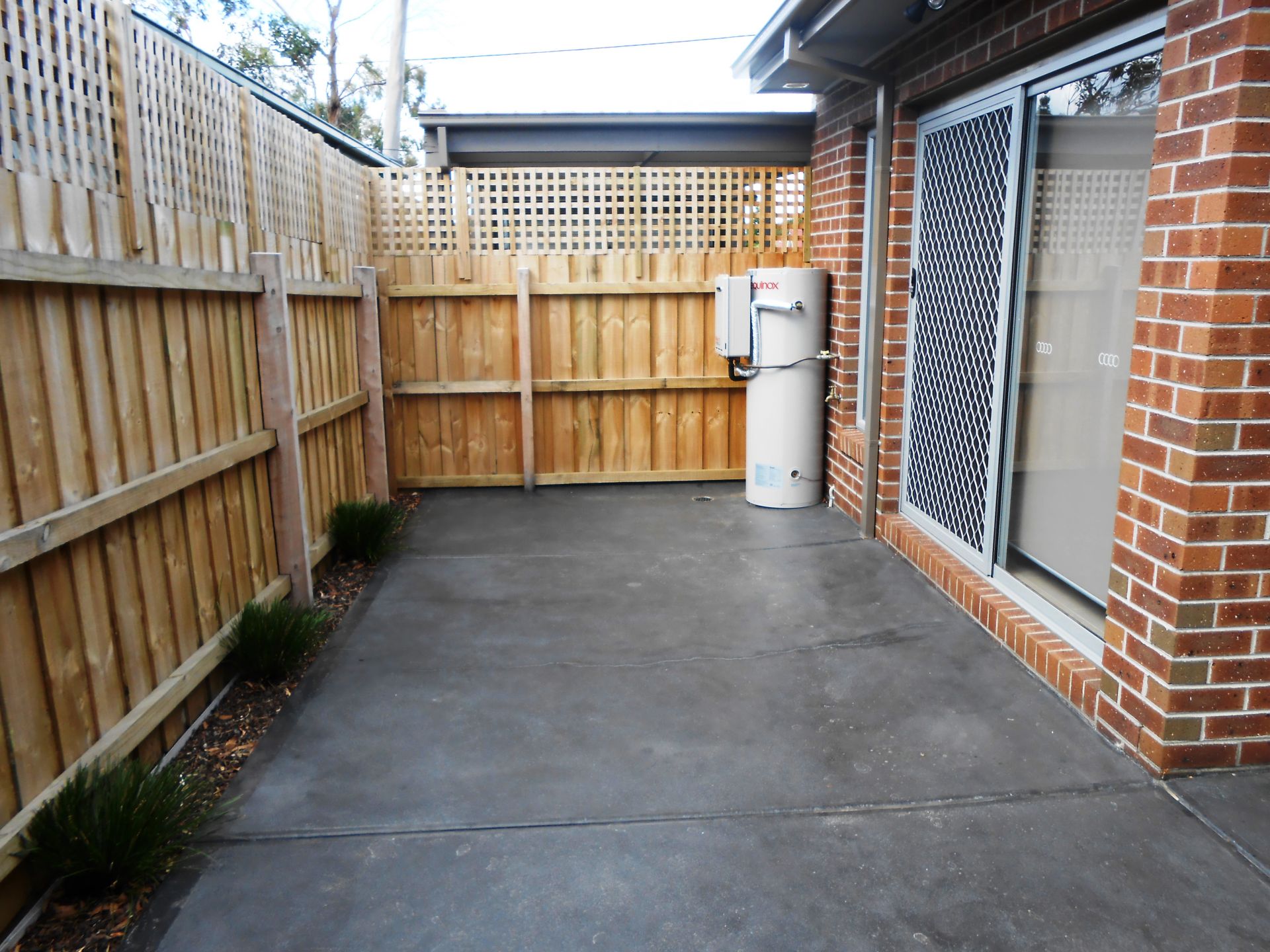 AFFORDABLE MODERN UNIT IN PRIME LOCATION