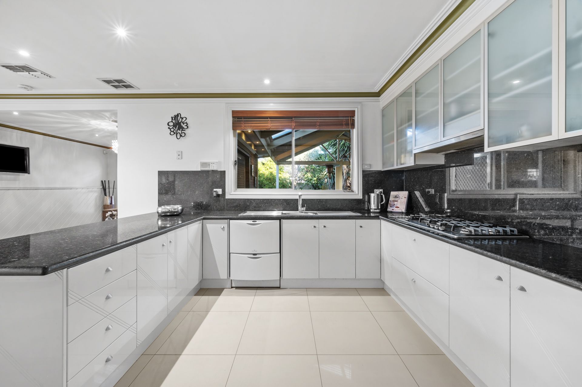 LALOR'S FINEST - 5 BEDROOMS