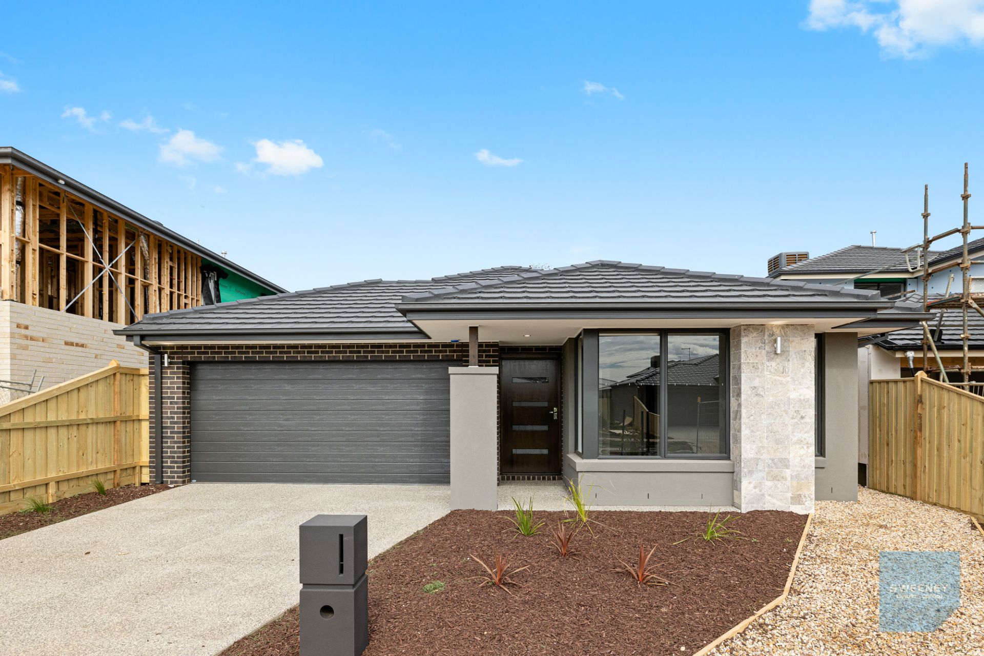 103 Walkside Boulevard, Fraser Rise - Thumbnail 2