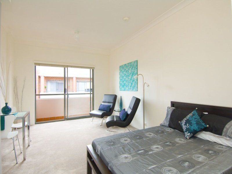 49/8 Waters Road NEUTRAL BAY NSW, Bay - Image 1