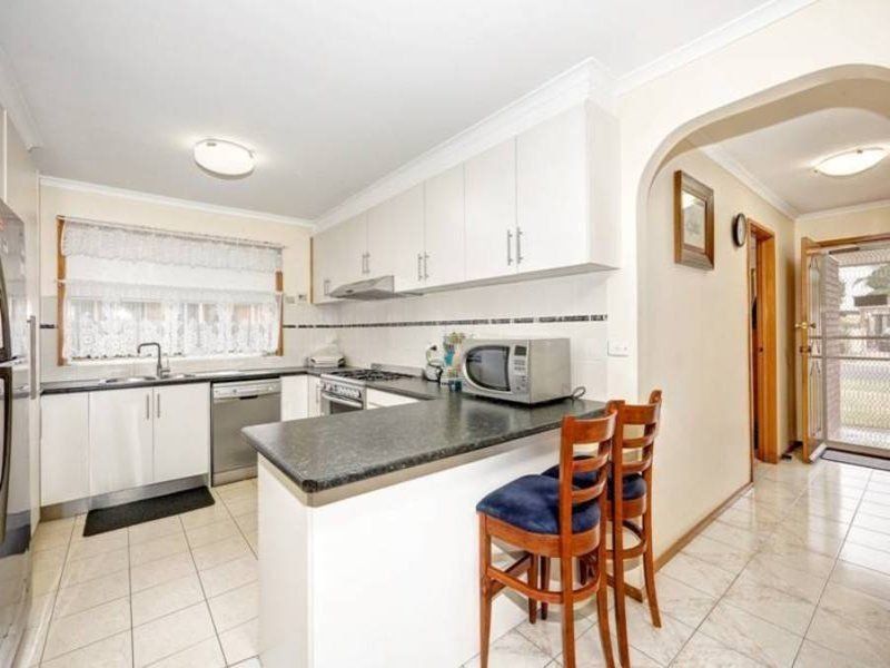 19 Knightsbridge Avenue, Altona Meadows - Thumbnail 4