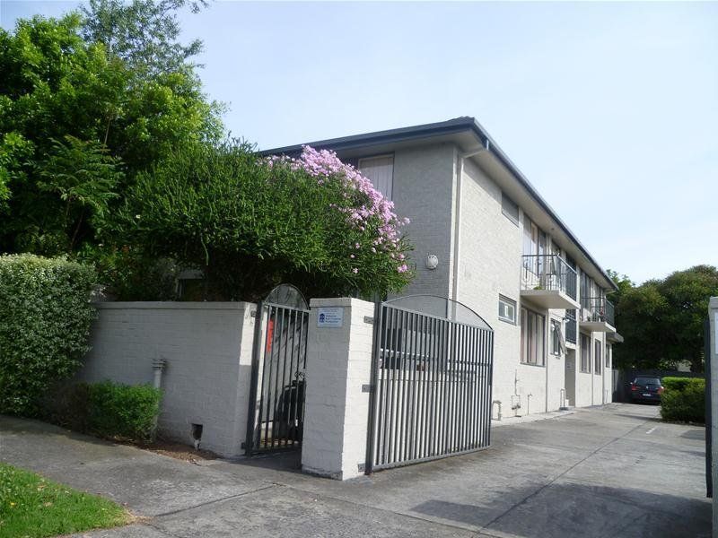 One Bedroom Apartment with Balcony and Views!