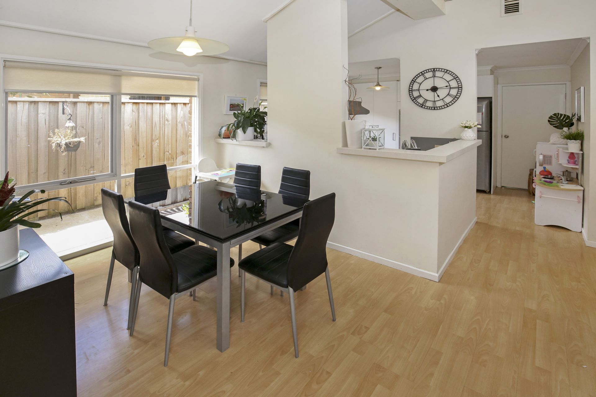RESORT STYLE FAMILY HOME COMPLETE WITH POOL  * Insp Thurs 5th April @ 4:40pm*