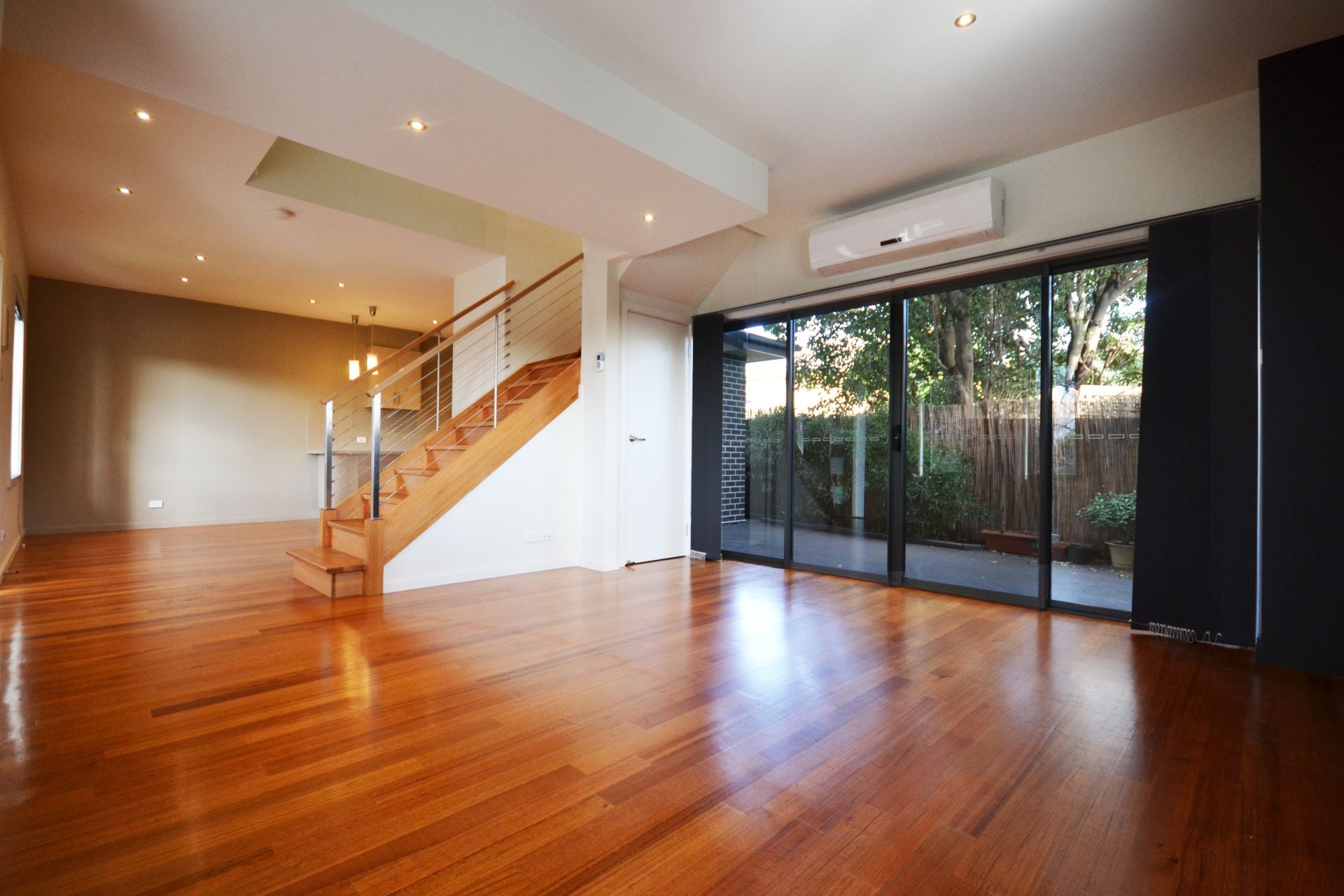 STYLISH MODERN LIVING