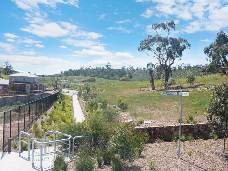 20 Birdseye Circuit SOUTH MORANG, South Morang - Thumbnail 2