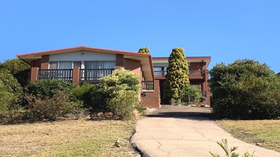 2 bedroom unit, close to the beach