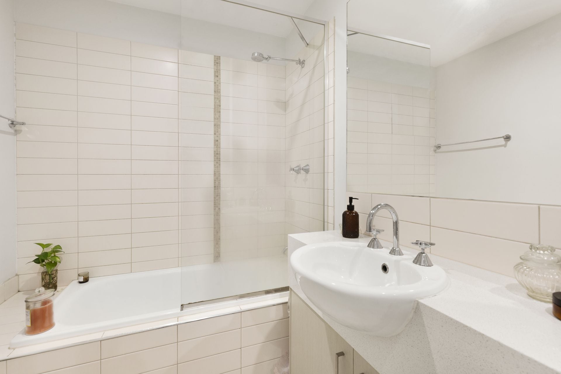 Parkside Serenity, Conveniently Positioned