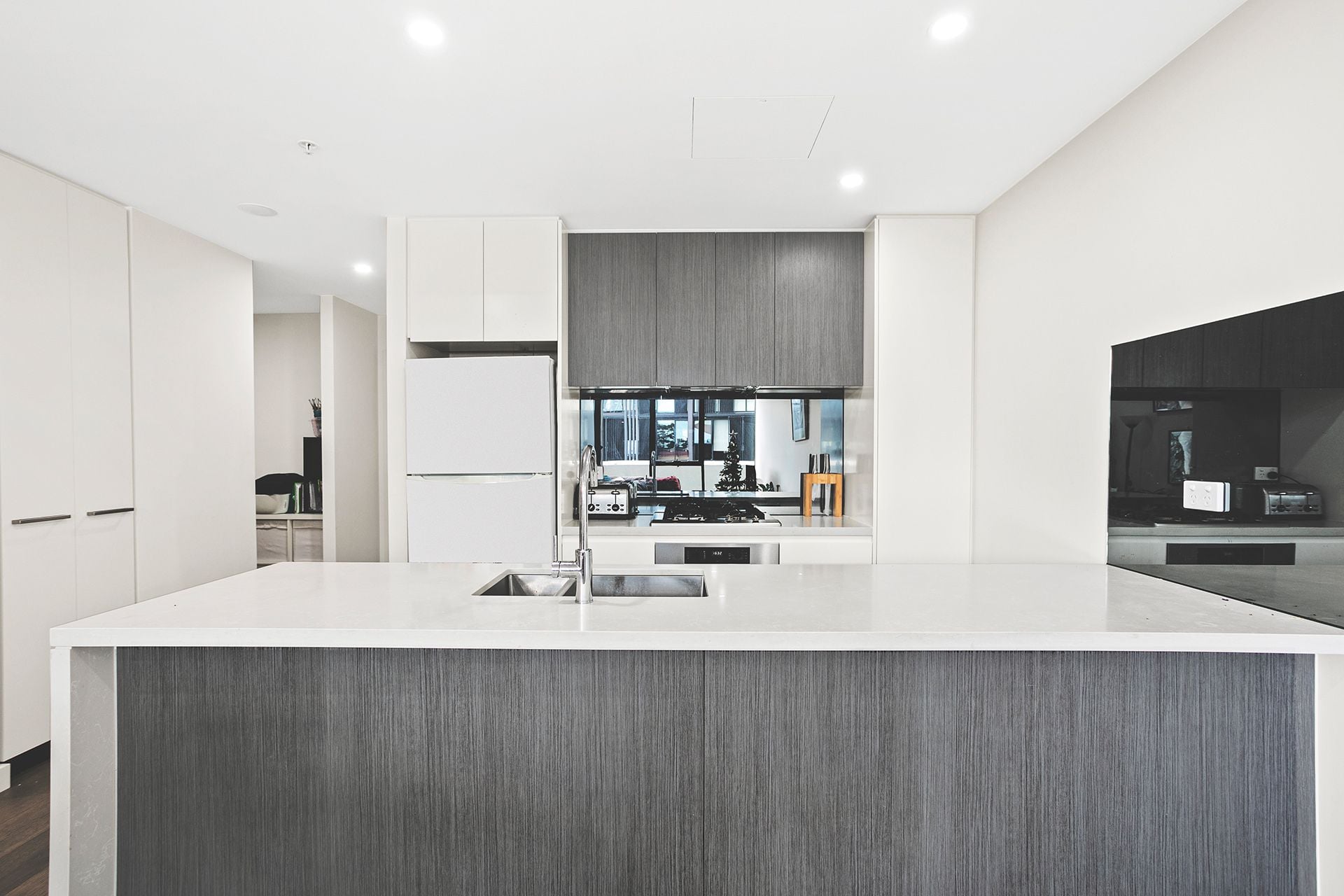 210/11 Garrigarrang Avenue Kogarah NSW, Kogarah - Thumbnail 3