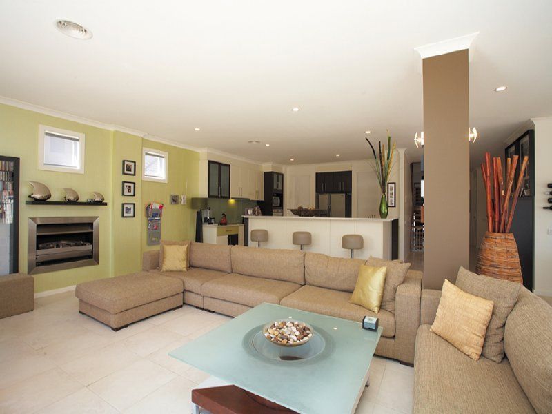 2 Waterford Close, Caroline Springs - Thumbnail 3