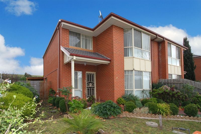 61 The Lakes Boulevard, South Morang