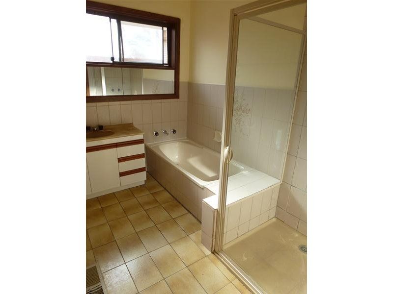 Large 4 Bedroom Family Home