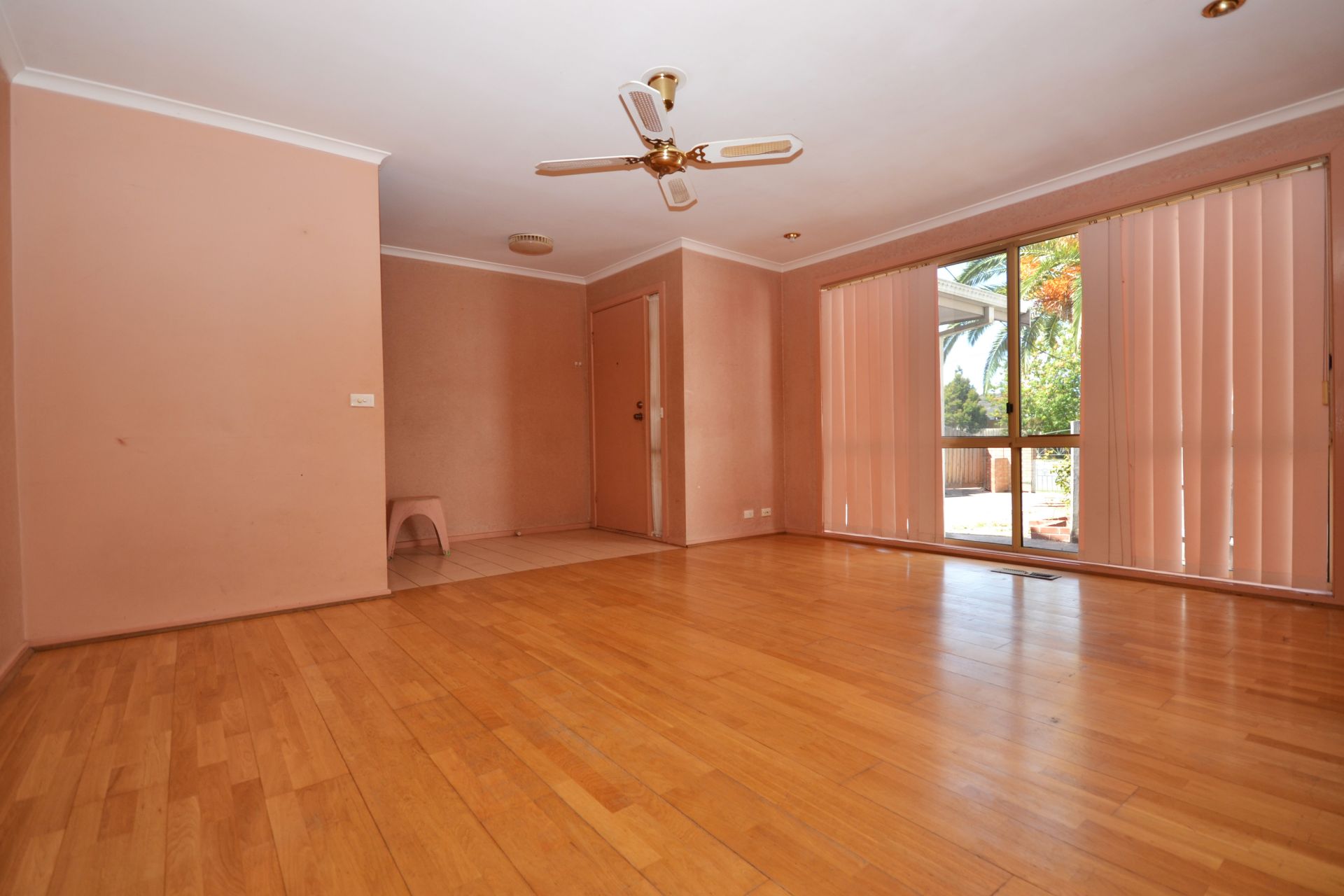 THREE BEDROOM BRICK VENEER HOME!