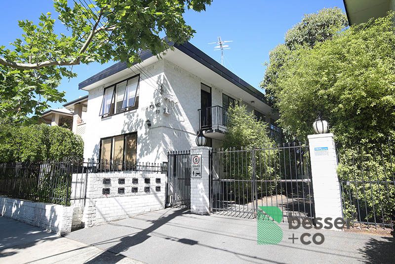 17/13 Crimea Street, St Kilda - Thumbnail 2