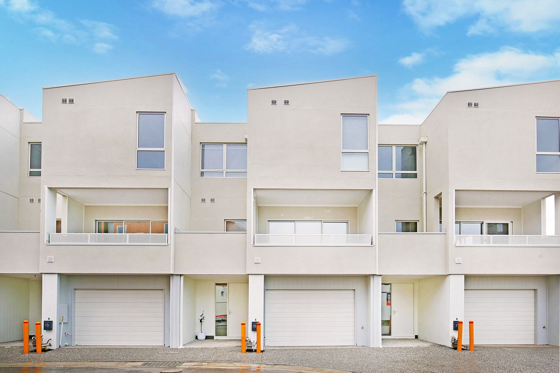 AS NEW TOWNHOUSE!