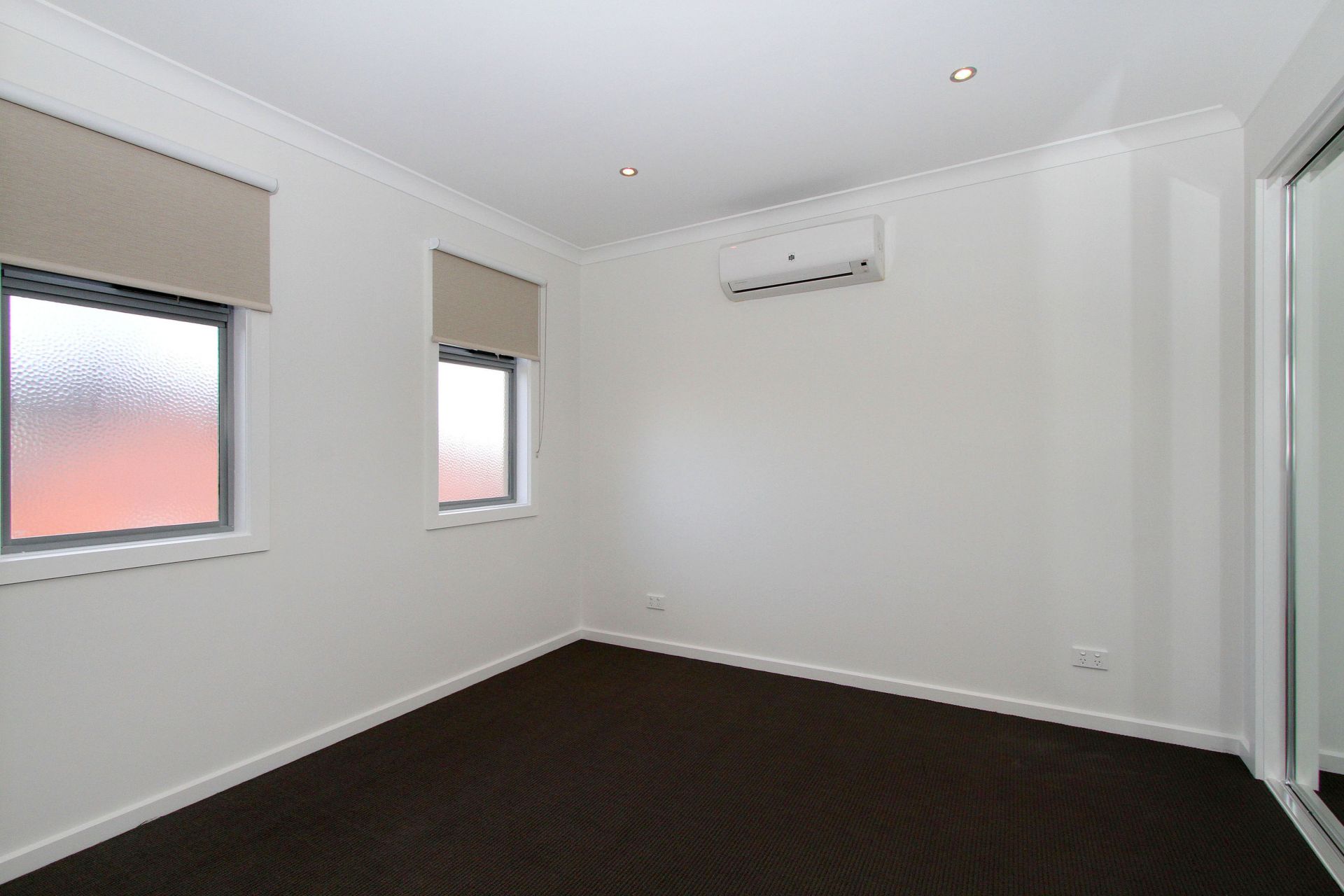 SLEEK, SPACIOUS & NEAR NEW