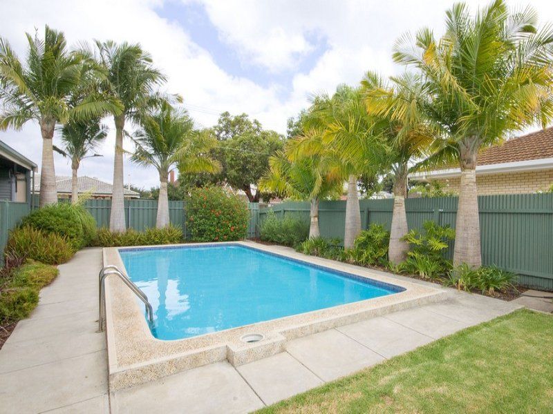 24 Dunbar Terrace Glenelg East 5045