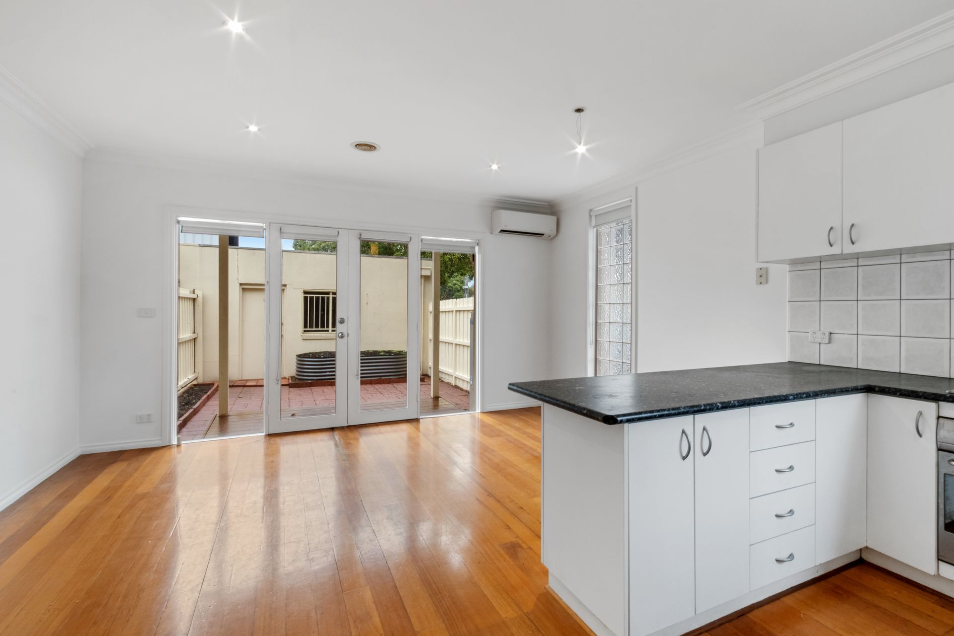 THORNBURY VILLAGE AT YOUR DOORSTEP