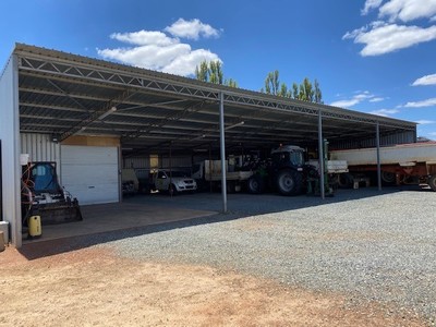 LARGE INDUSTRIAL BLOCK