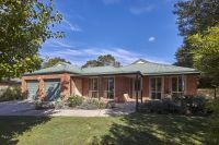 17 Janette Close, Warragul VIC