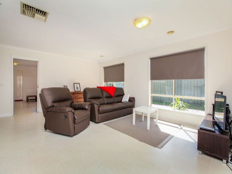 20 Northampton Crescent, Caroline Springs - Thumbnail 5