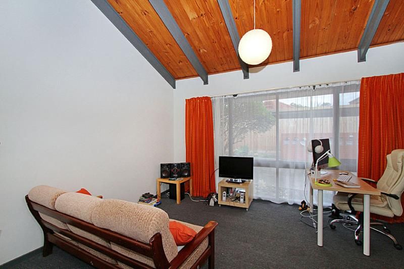 A Gorgeous Home In Northcote