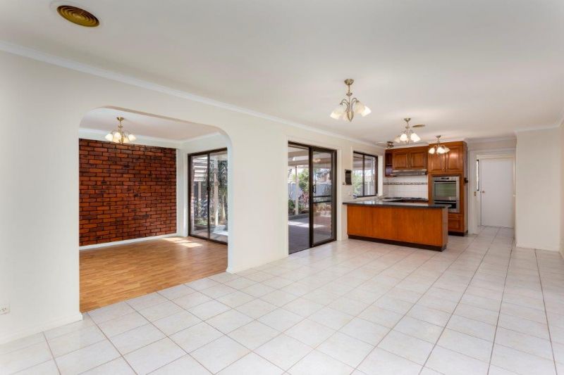 32 Scherman Drive, Altona Meadows - Thumbnail 5