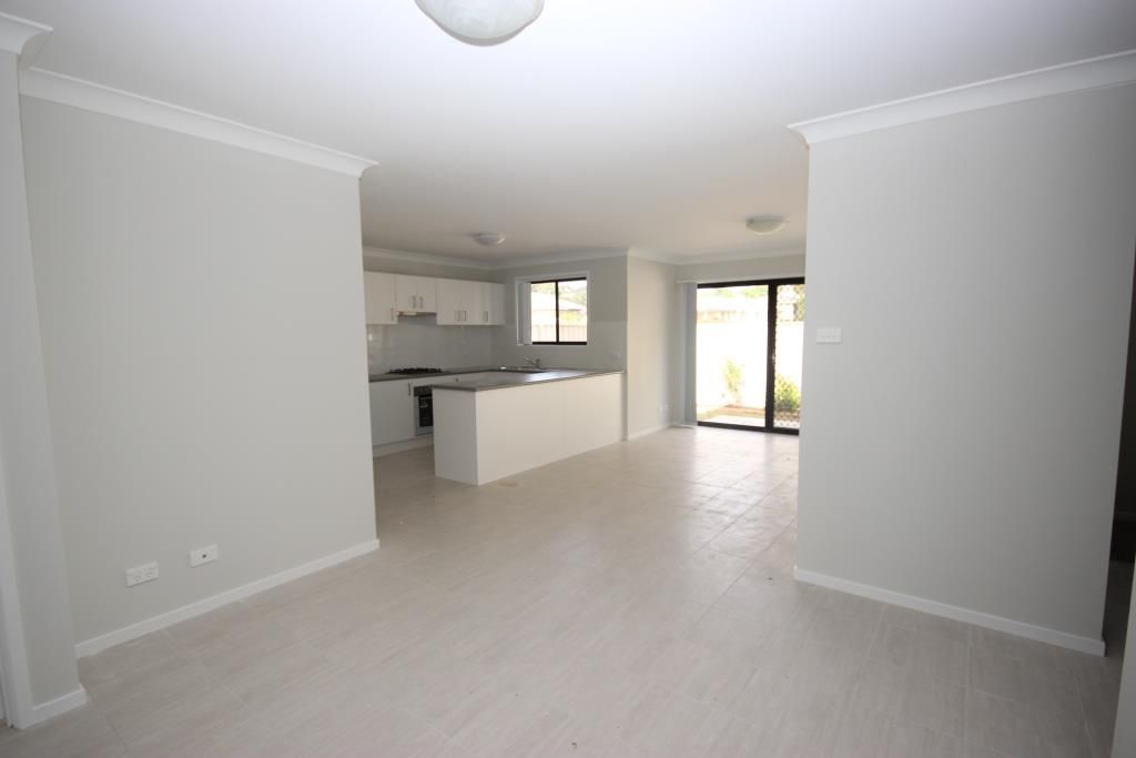 Real Estate For Lease 17 Dahlia Avenue Hamlyn Terrace , NSW