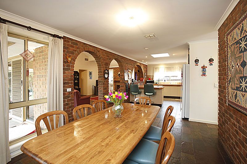 22 Kurrajong Drive, Altona Meadows - Thumbnail 6