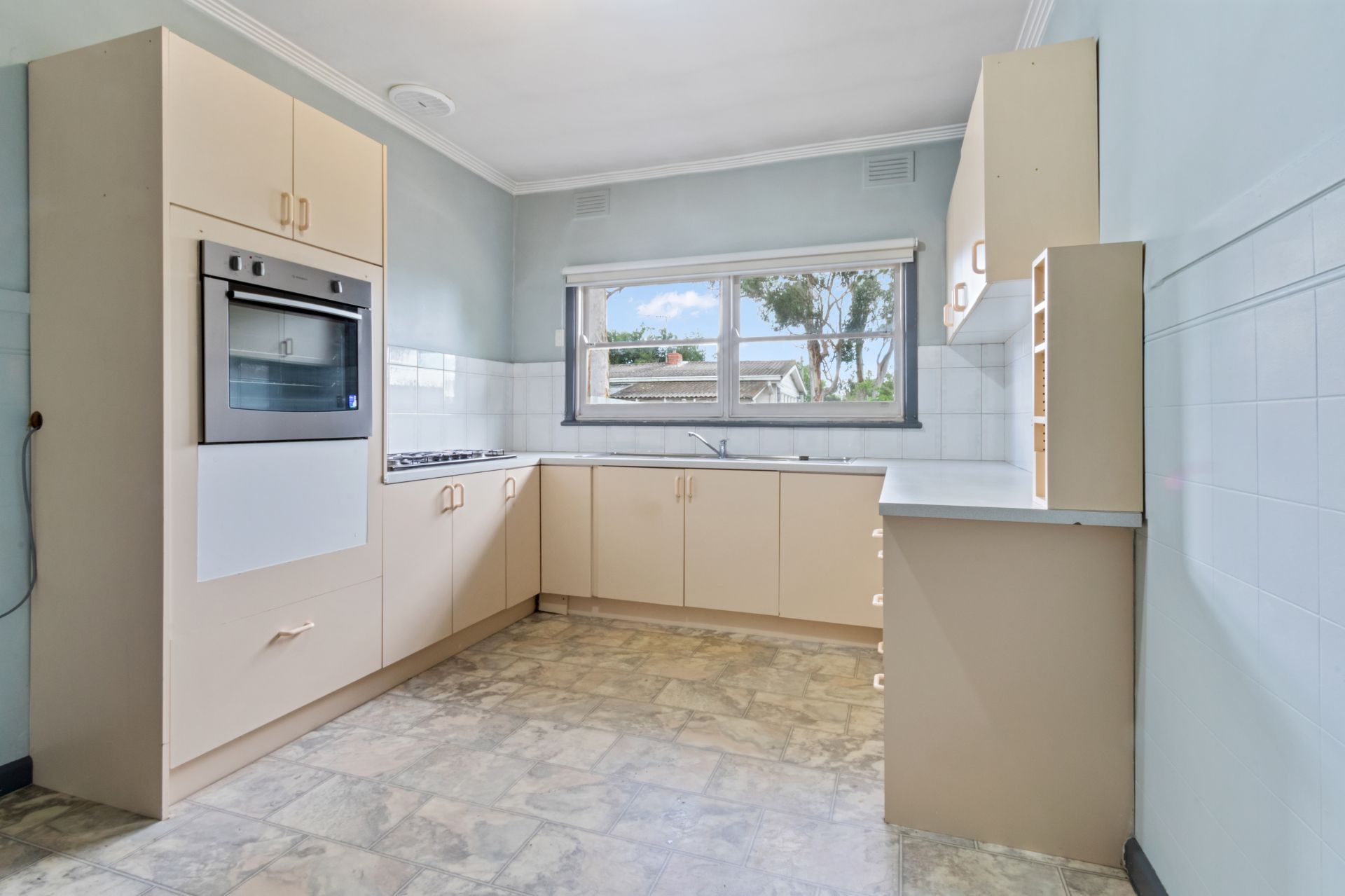 SPACIOUS 3-Bedroom House with Massive Beautiful Backyard