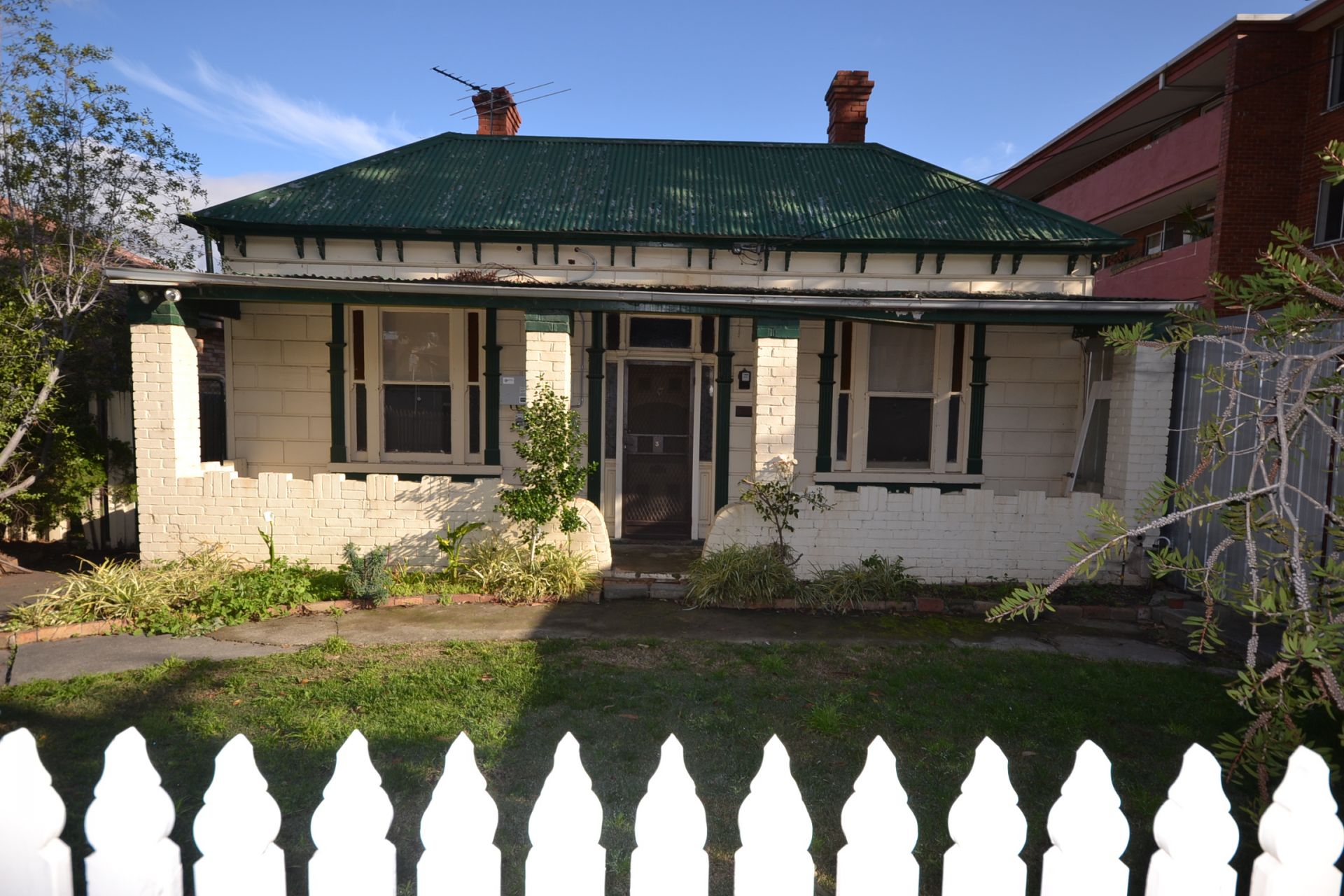4 BEDROOM PLUS STUDY BEAUTIFULLY RENOVATED INSIDE