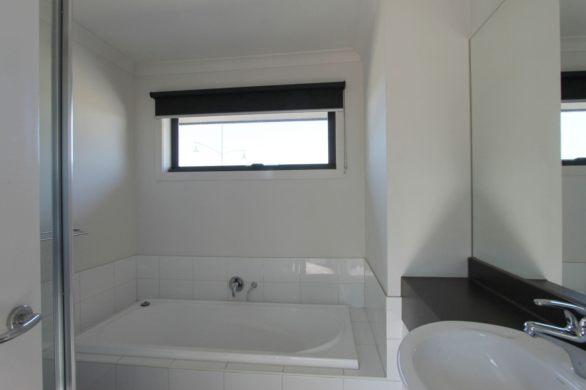 Spacious Townhouse In Excellent Location