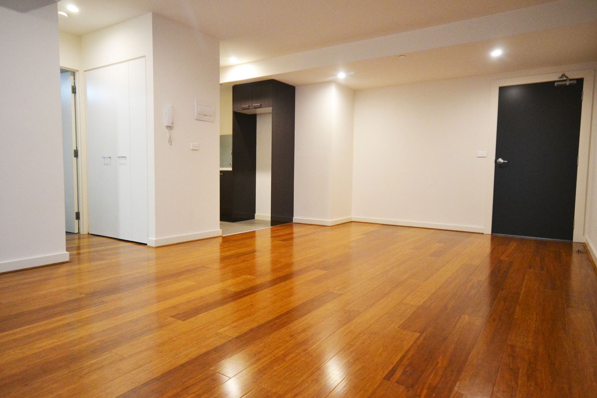 ENJOY VIBRANT LIFE STYLE IN A PRIME LOCATION