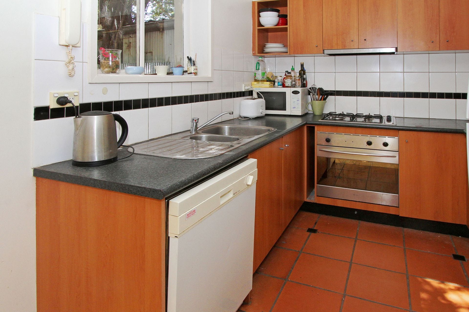 A stylish apartment right in the heart of Thornbury.