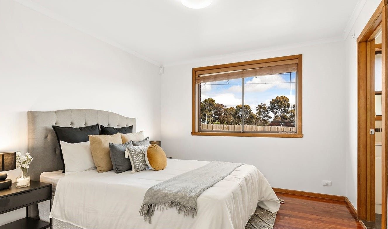 Lovely 2 Bedroom Unit In a Great Location!