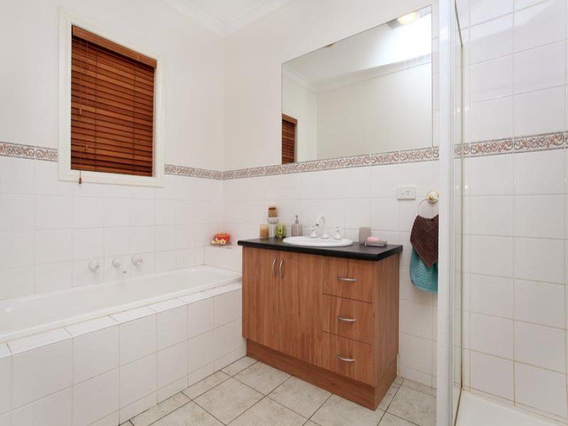 24 Grampians Way, Caroline Springs - Thumbnail 8