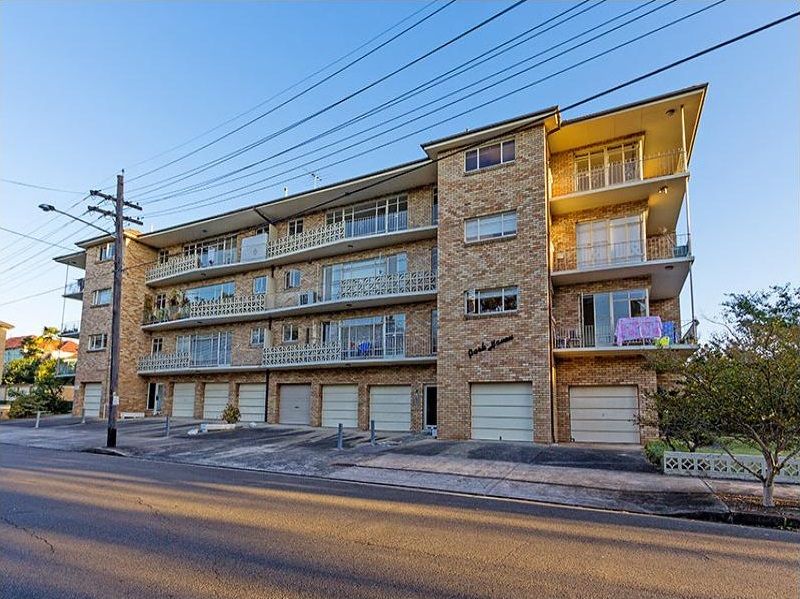 Bright Two Bedroom Unit