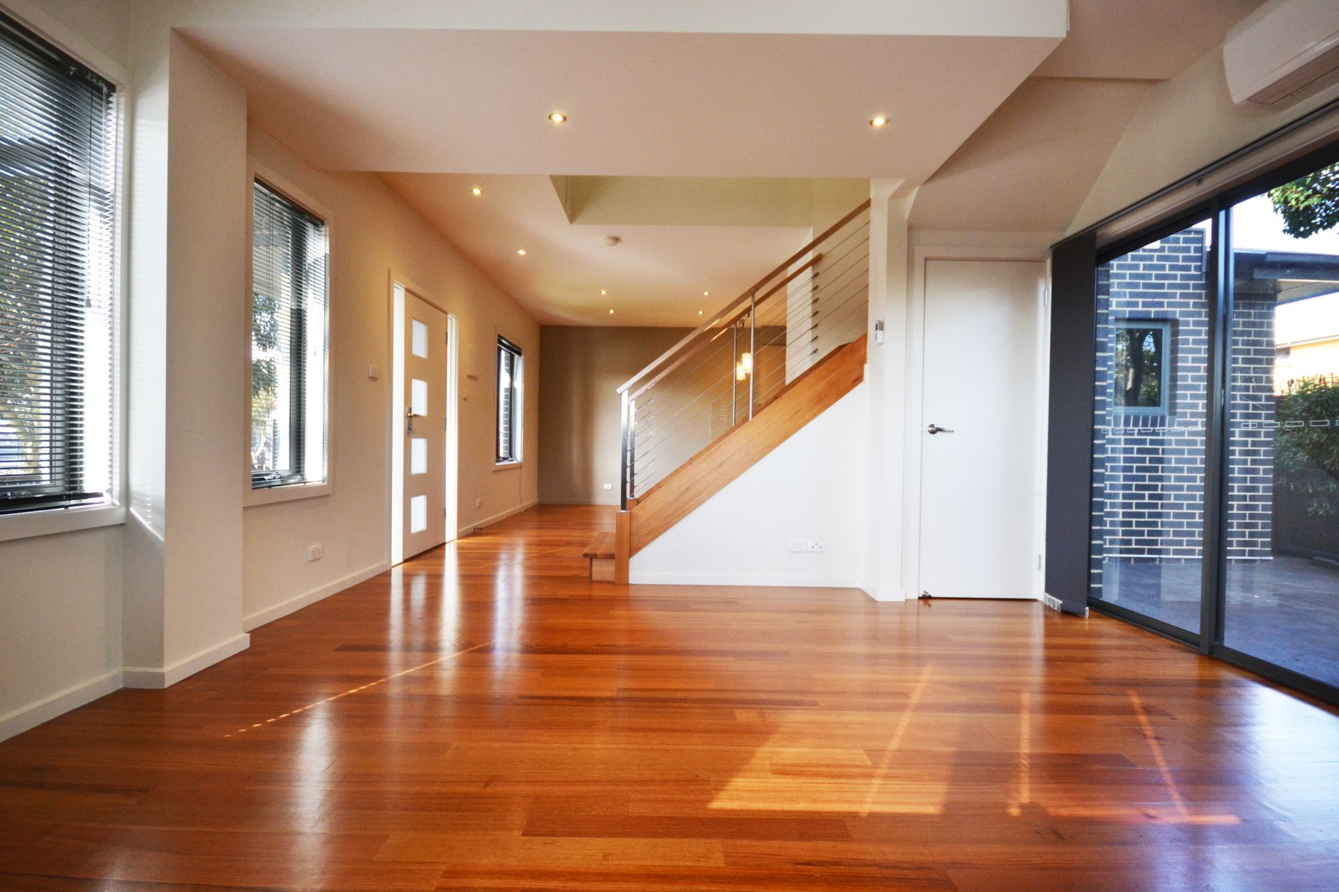 STYLISH MODERN LIVING