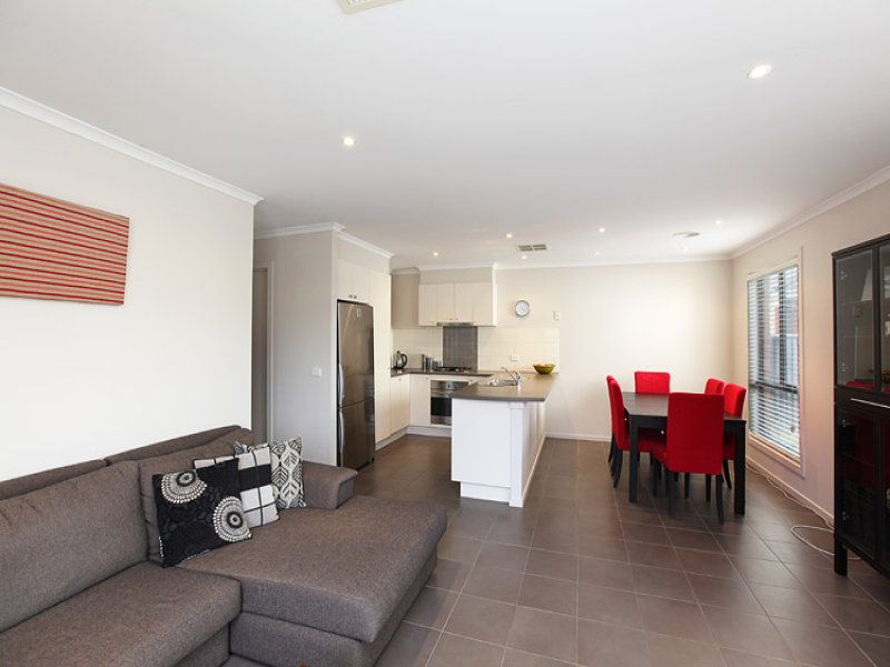 2 Bluestone Court, Point Cook - Thumbnail 4