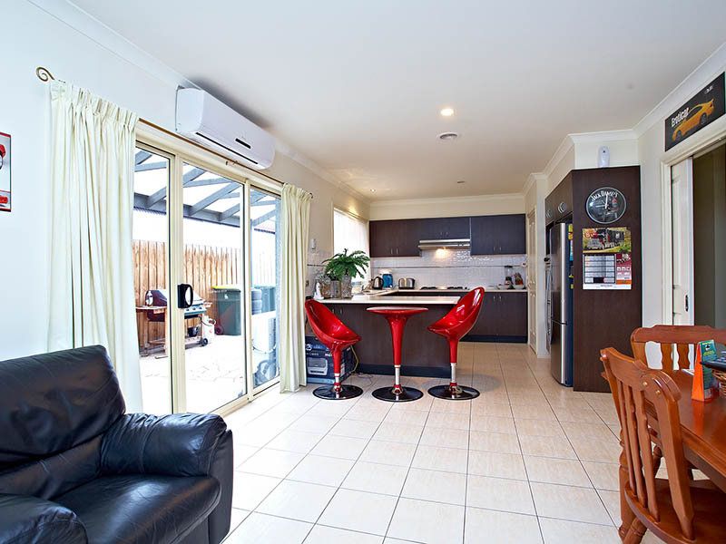 25 Henry Drive, Altona Meadows - Thumbnail 4