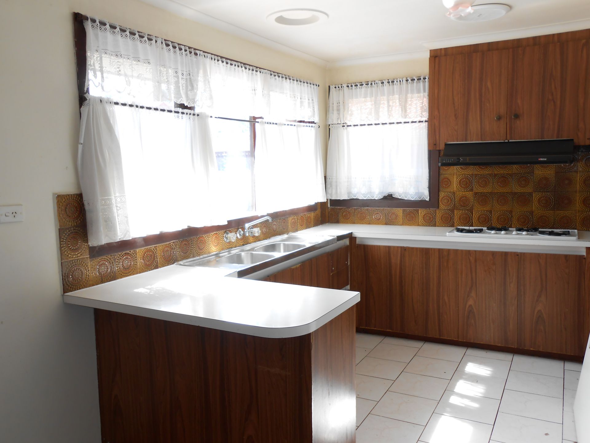 CENTRALLY LOCATED FAMILY HOME  *Insp Sat 3rd Sep @ 9:15am & Thu 8th Sep @ 5:05pm