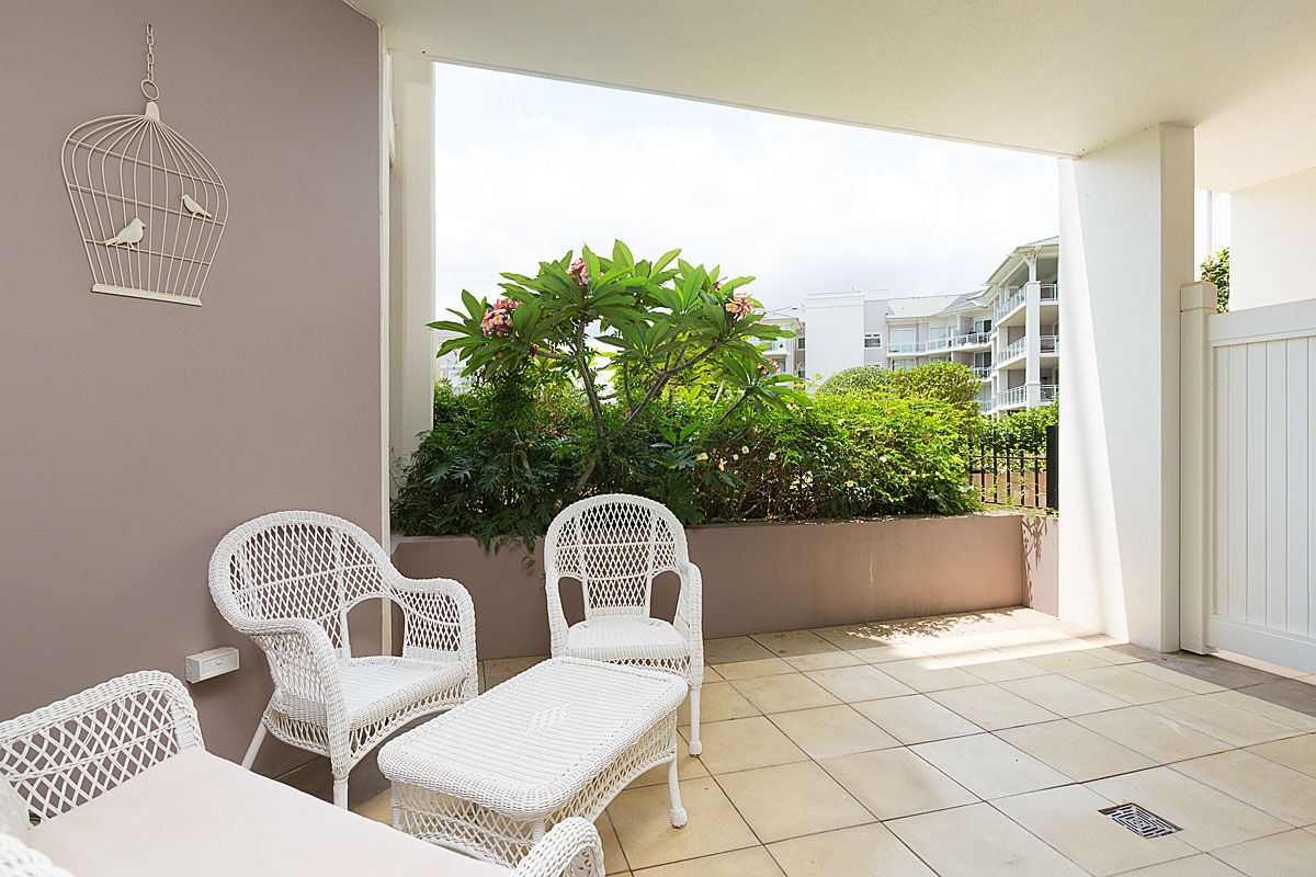 Modern Courtyard Residence for Easycare Living 1 bed + Study