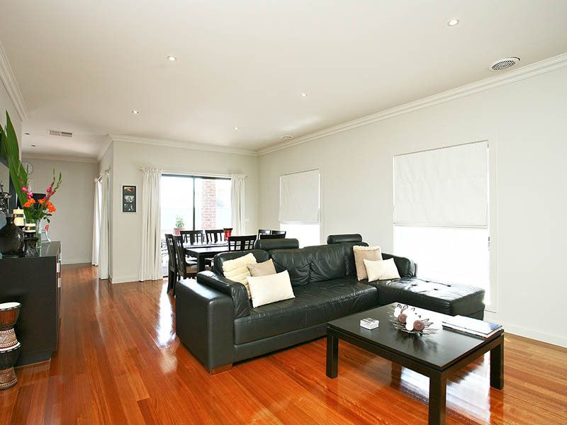 3 Scotsburn Place, Caroline Springs - Thumbnail 3