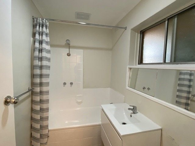 Spacious One Bedroom Apartment!