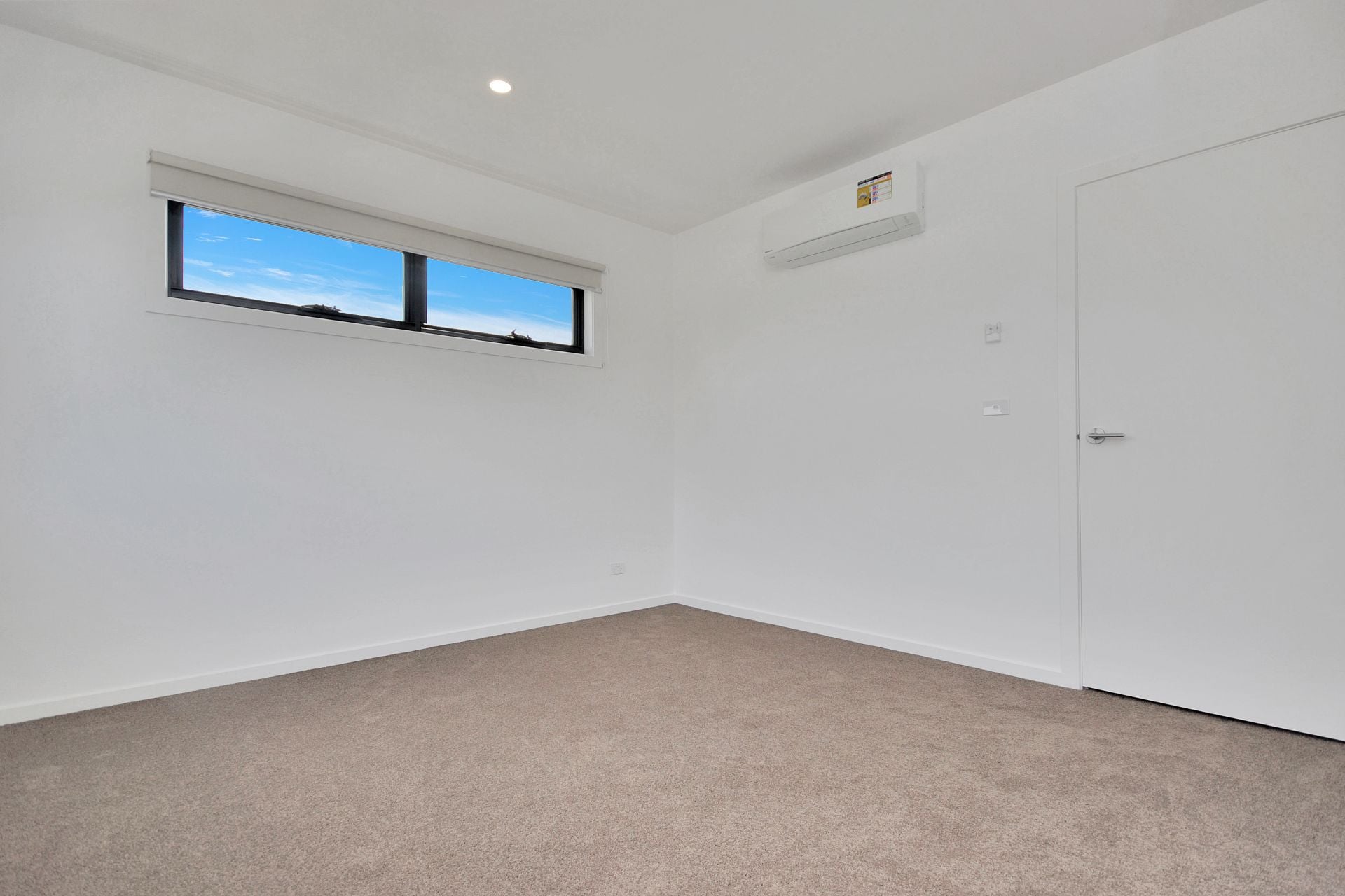 BRAND NEW LUXURY LIVING IN A PERFECT LOCATION