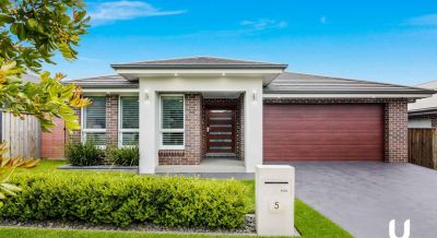 Gledswood Hills, 5 Silverwood Street