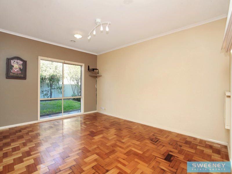18 Claretown Avenue, Caroline Springs - Thumbnail 6